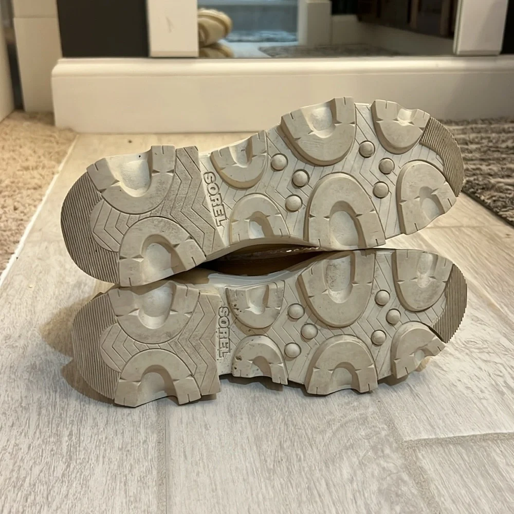 Sorel Wedge Boots - Picture 6 of 7